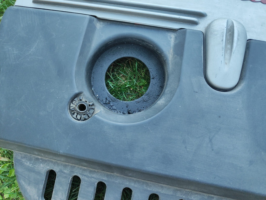 Alfa Romeo 147 8V JTD 2005 Diesel Engine Plastic Top Cover 46480339