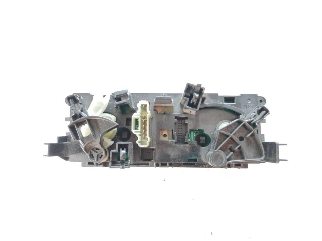 Peugeot 207 1.4HDI 2009 AC Climate control unit module 69910004 