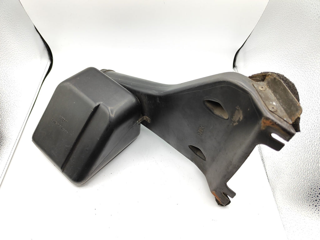 Mitsubishi Galant 2.0i 100kW 1998 Petrol Engine Air Intake Duct Pipe MR281083