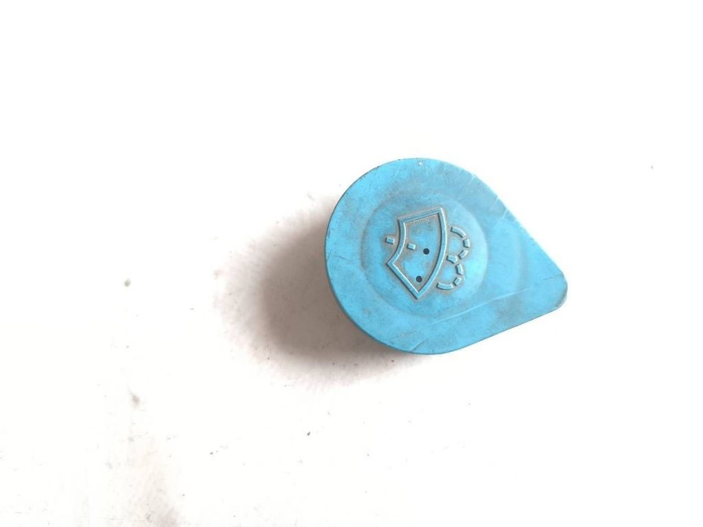 Nissan Micra K12 2003 Windscreen fluid bottle filling pipe cover cap