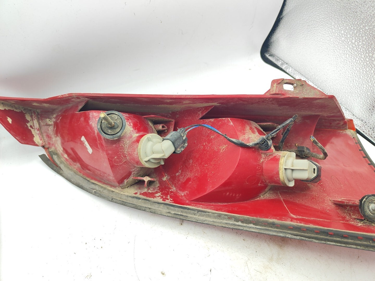 Ford Focus MK1 Hatchback 2001 LHD Rear Left Side Taillight Lamp Light XS4113405A