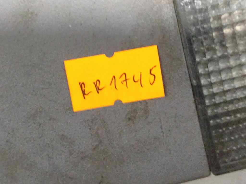 Audi A6 S6 C5 4B 2002 front seat reading dome light 4B0947105 