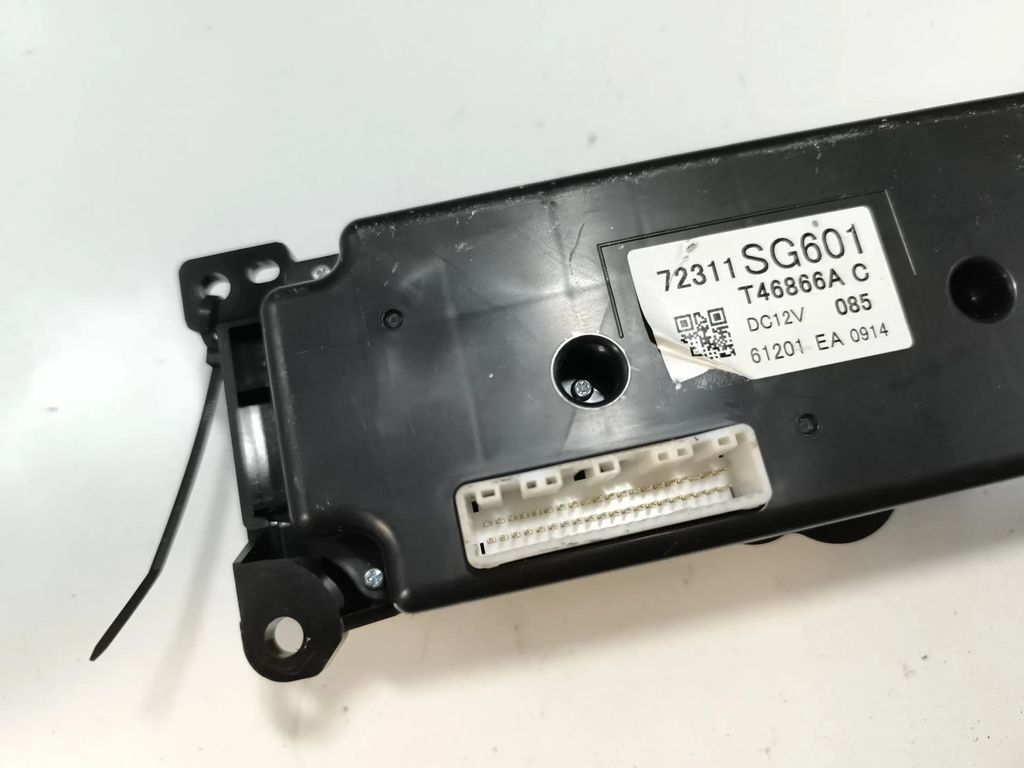 Subaru Forester SJ 2013 AC Climate control unit module 72311SG601 