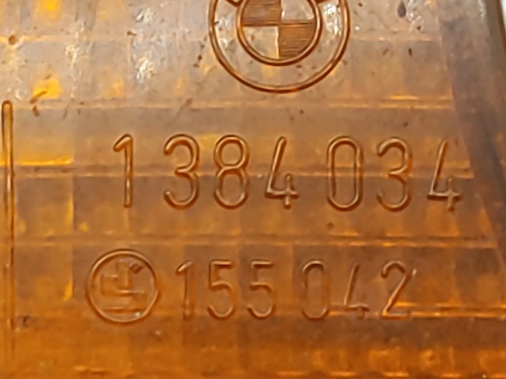 BMW 5 Series E34 1992 front right turn indicator light 1384034 