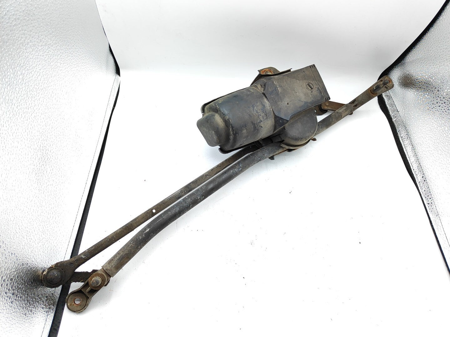Alfa Romeo 156 2.4JTD  2000 LHD Front Windshield Wiper Motor TGE 12V 6 Pin