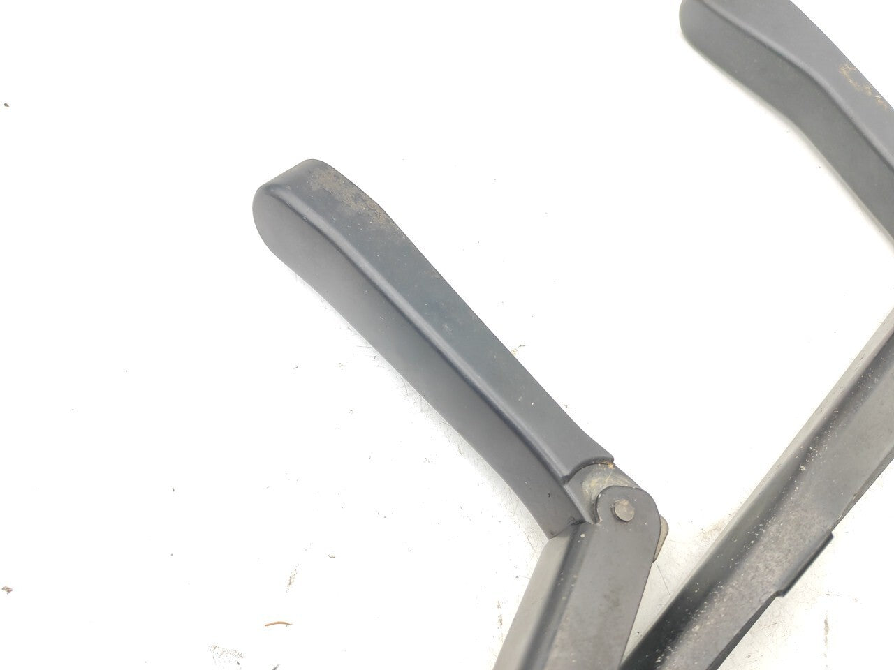 Alfa Romeo GT 2.0JTS 122kW 2005 LHD Windshield Wiper Blade Arm