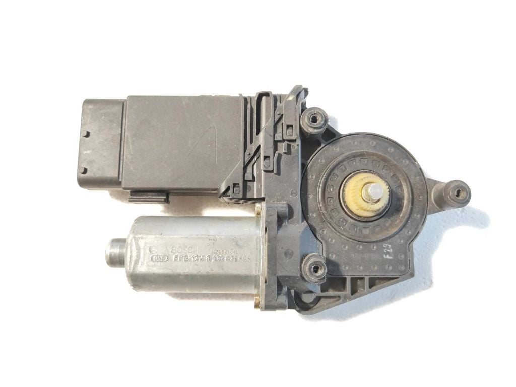 Volkswagen PASSAT B5 2000 front left window regulator motor 0130821695 