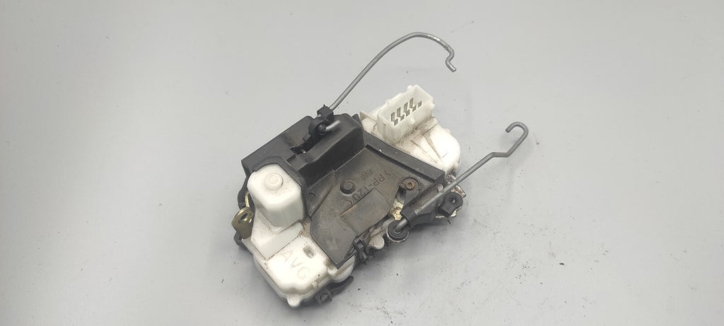 Peugeot 607 3.0i V6 Petrol 2002 LHD Front Left Door Lock