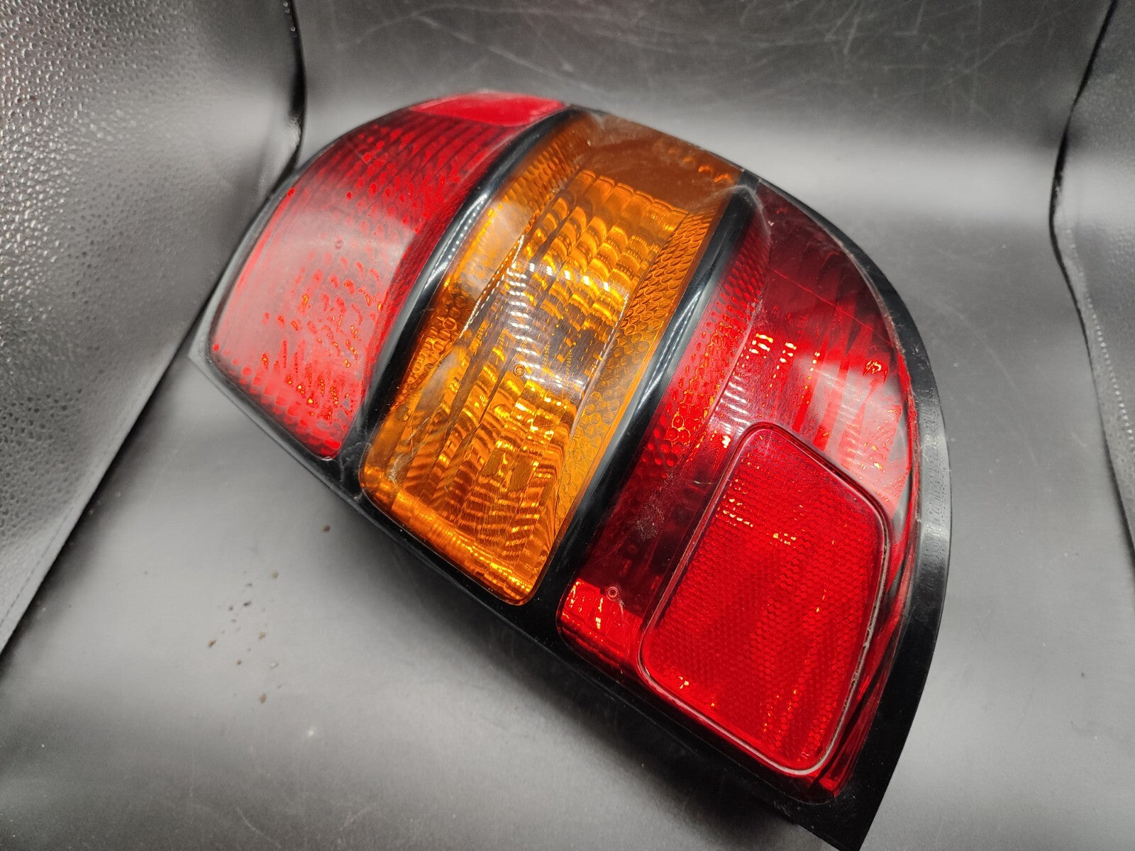 Pontiac Vibe 2004 LHD Rear Right Side Taillight Lamp Light