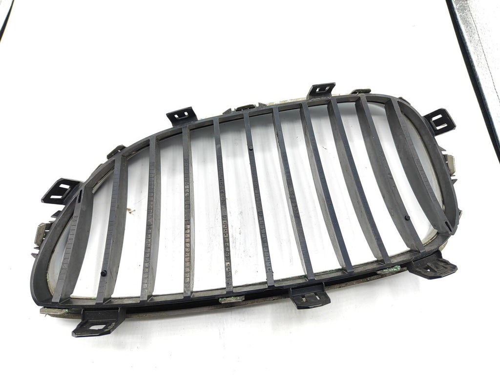 BMW 5 Series E61 530D 170kW 2006 Front Right Grill 7065702 51137065702
