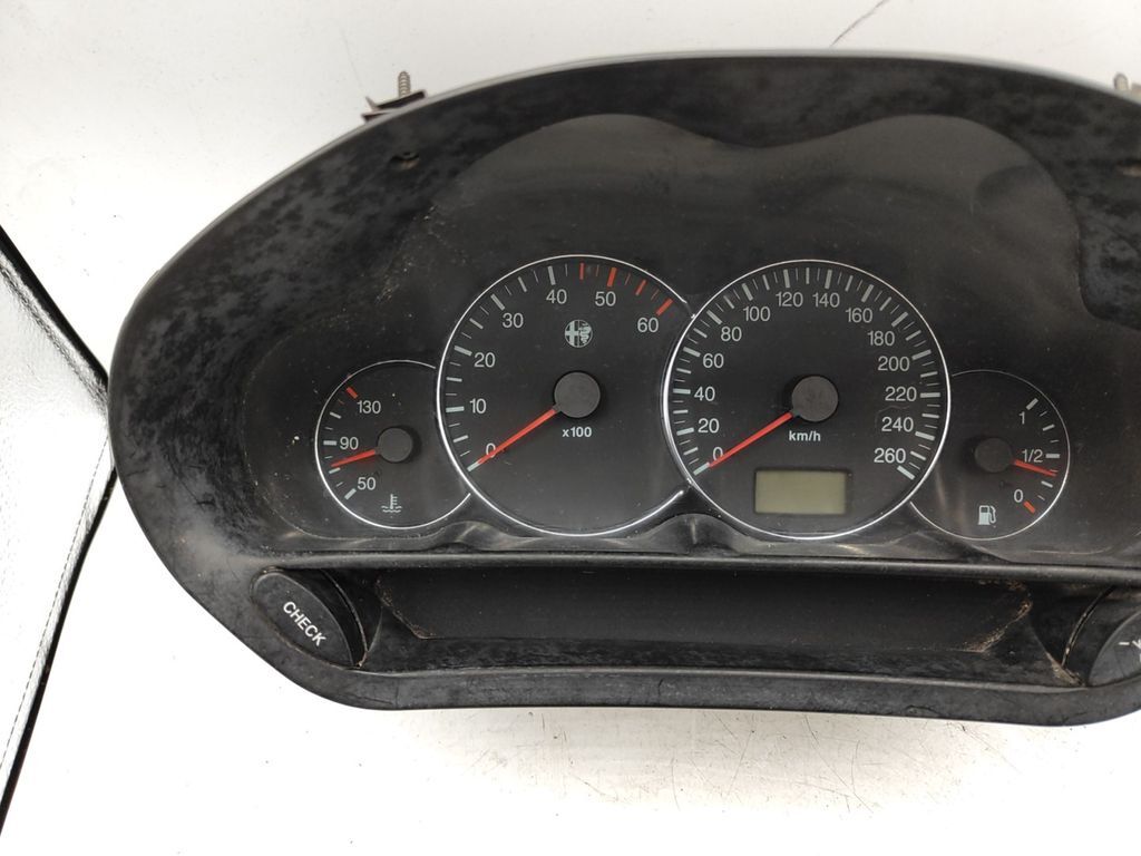Alfa Romeo 166 2.4 2001 LHD Diesel speedometer instrument cluster 156022603