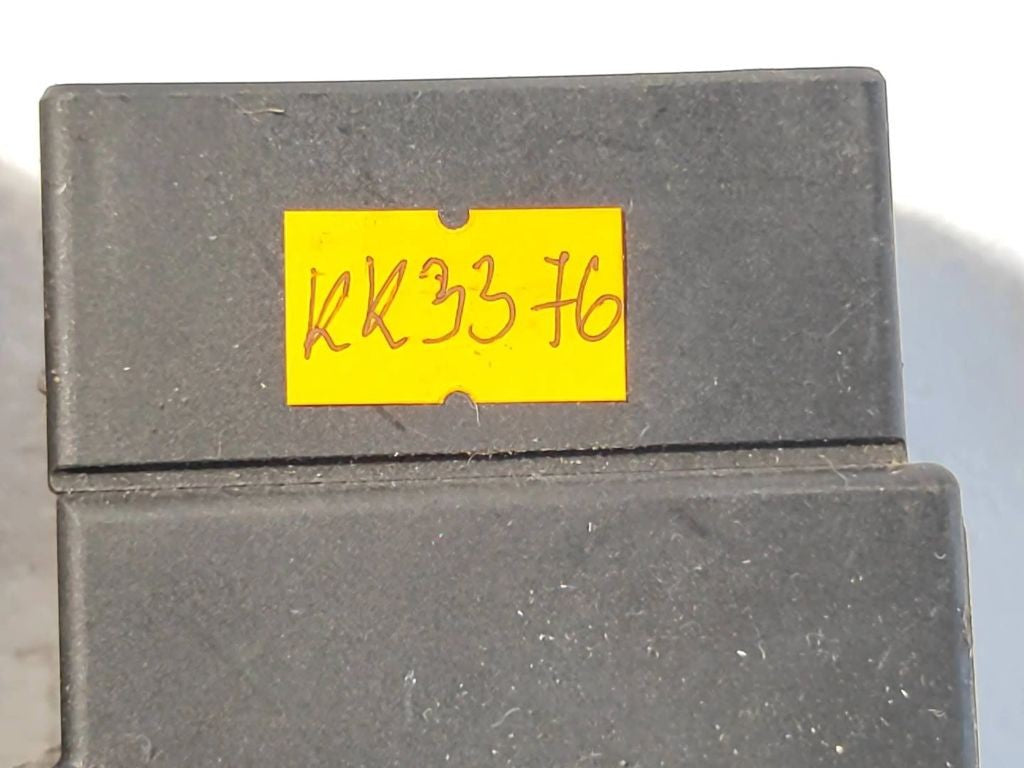 Volkswagen Golf IV 1999 rear left window regulator motor 1J4959811C 