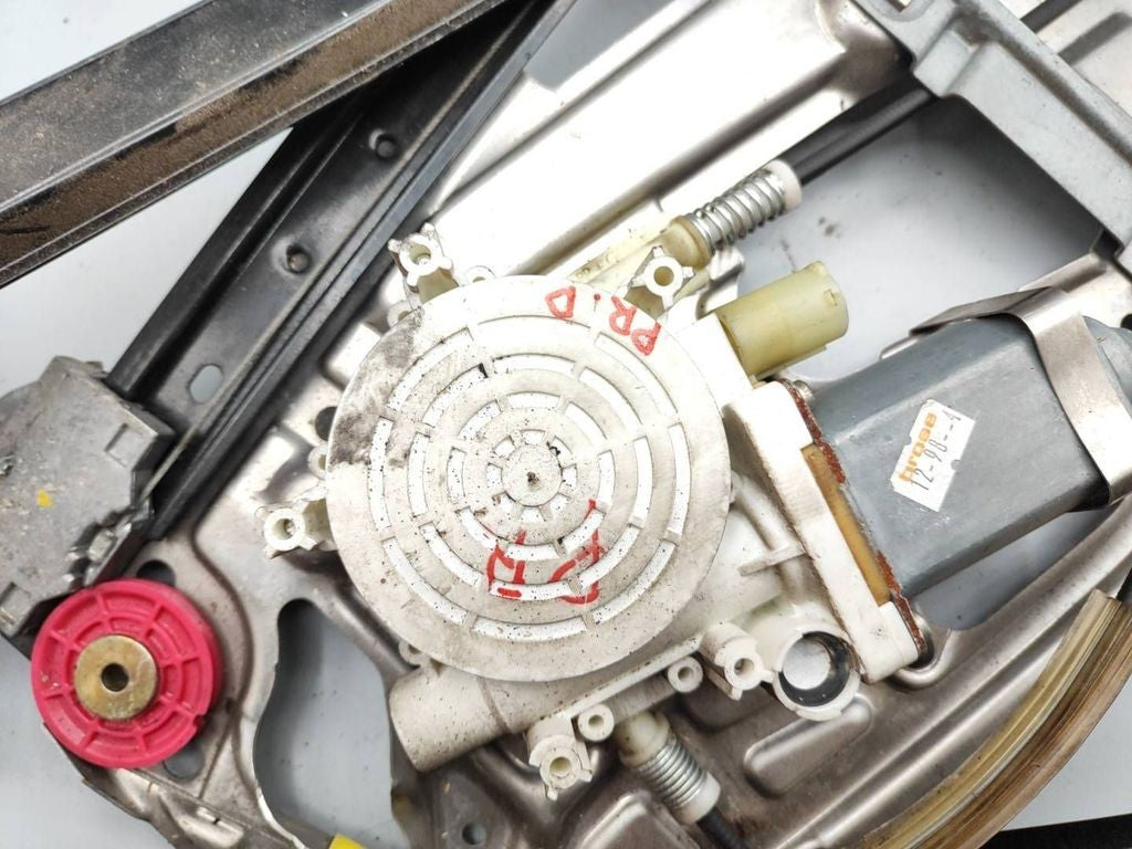 BMW 5 E39 1997 front right door electric window regulator 8236858 