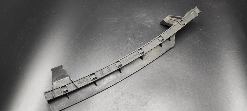 Alfa Romeo 156 2004 Front Right Window Stripe Molding Bracket 606553680