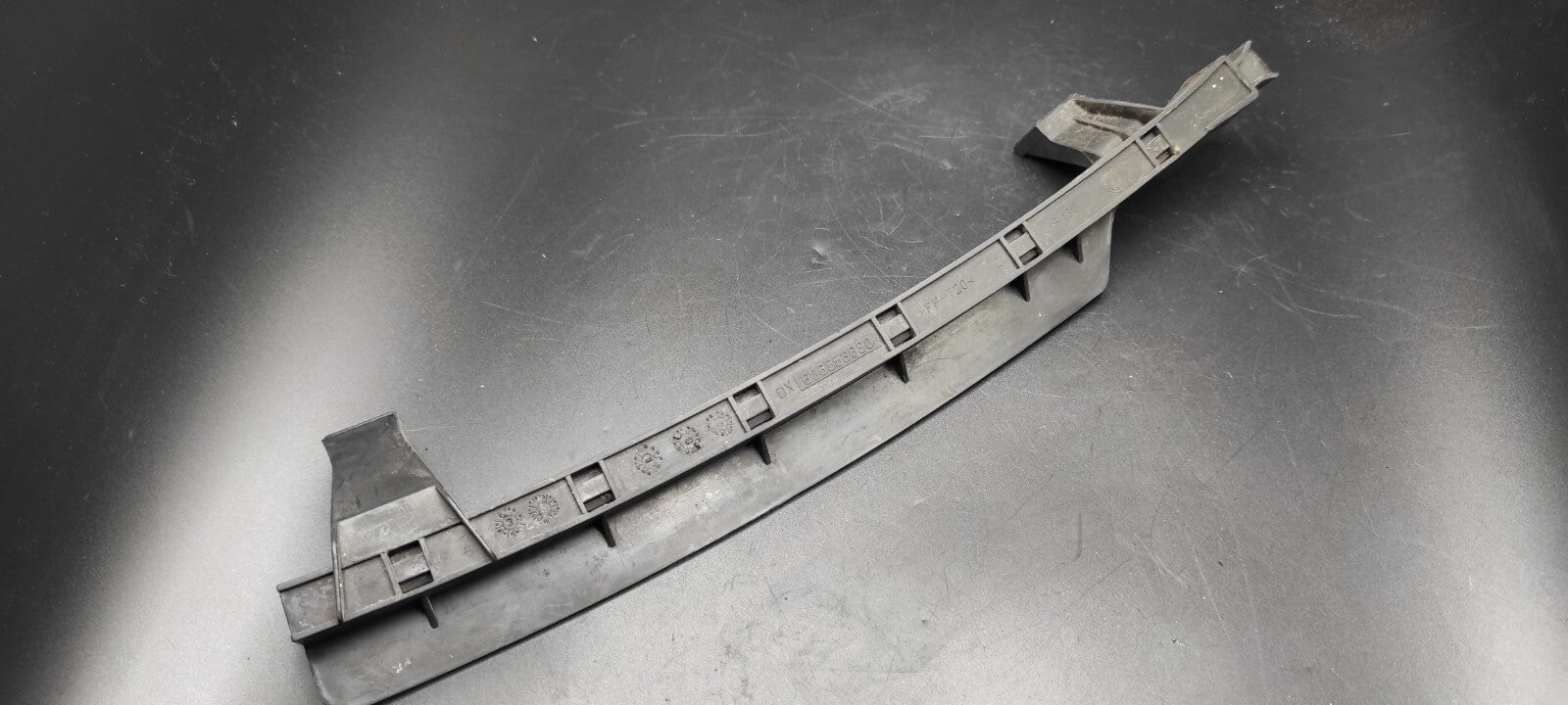 Alfa Romeo 156 2004 Front Right Window Stripe Molding Bracket 606553680