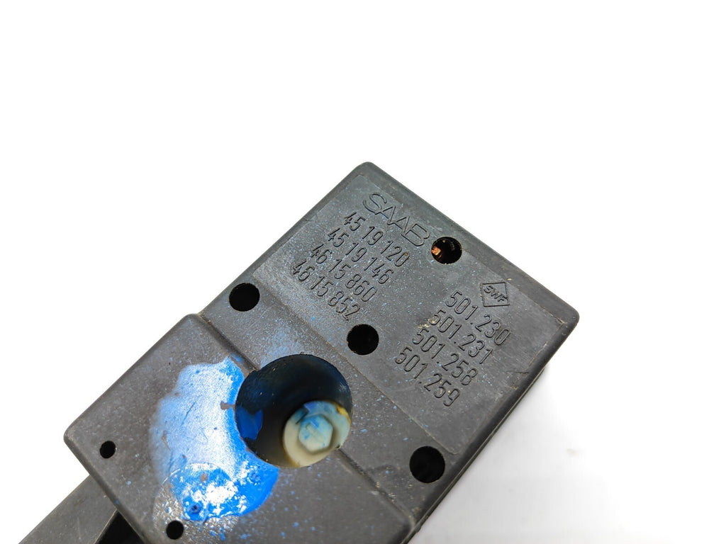 Saab 900 1996 Front Door Window Switch Button 4519120 4519146 4615860 4615852