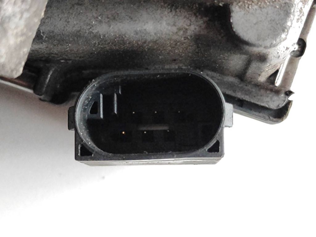 Mercedes-Benz E W211 2005 Diesel engine throttle valve A6420900270 