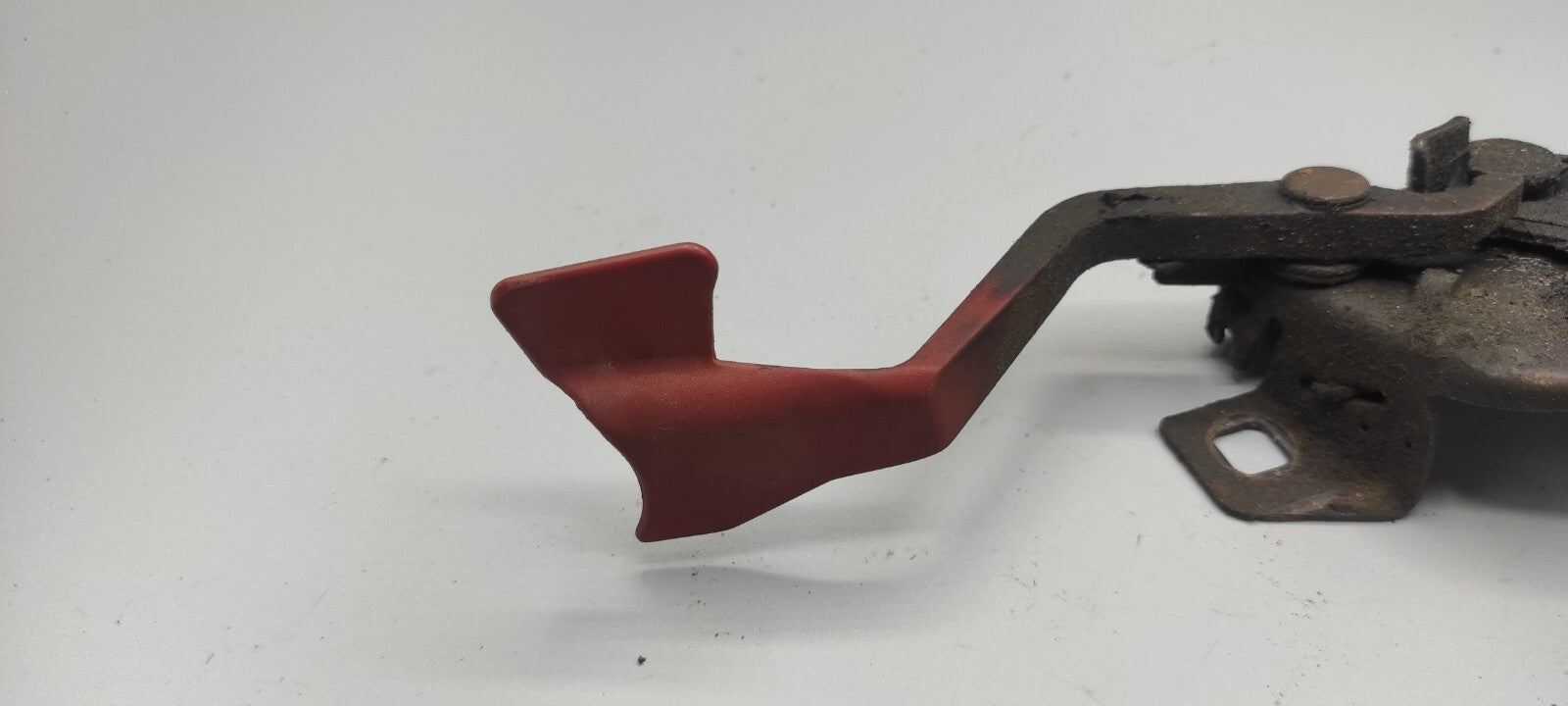 Alfa Romeo 156 SW 2.4JTD 110kW 2002 Front Bonnet Hood Lock Mechanism