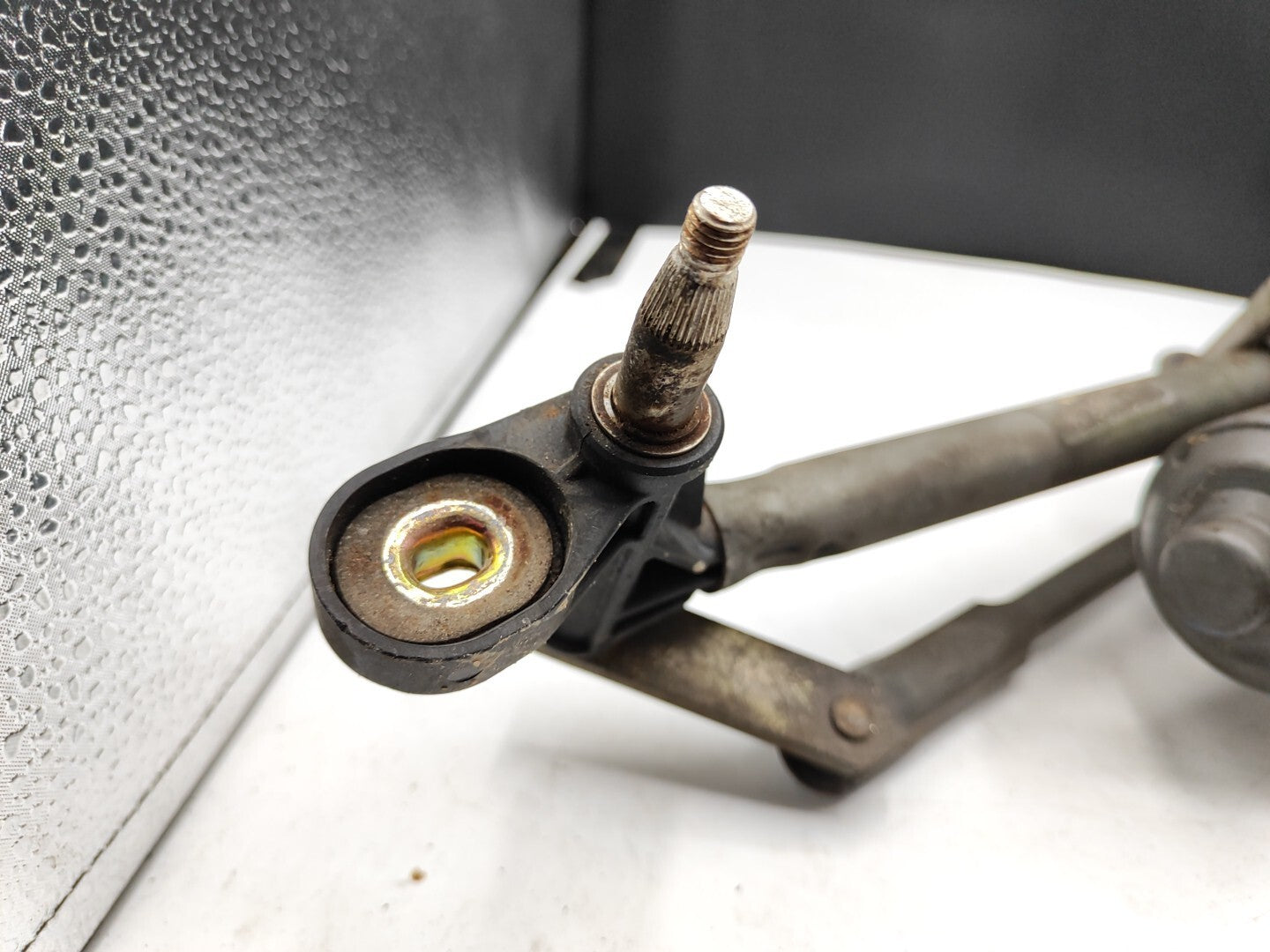 Alfa Romeo GT 2.0 JTS 2004 LHD Front Wiper Linkage Motor 0390241514