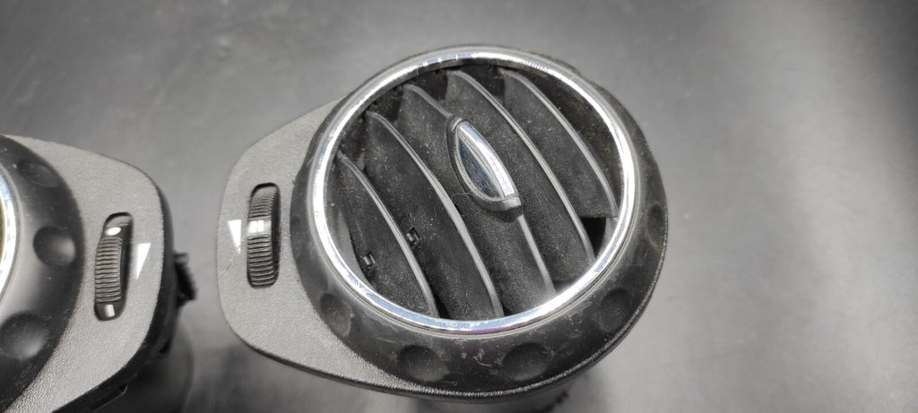 Alfa Romeo 147 GT 2005 Front Right Left Dashboard Panel Side Air Vent Grill