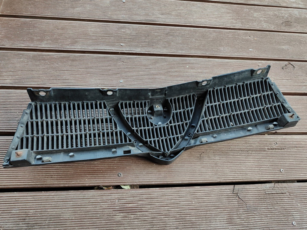 Alfa Romeo 155 Front Upper Mesh Grill 60506207