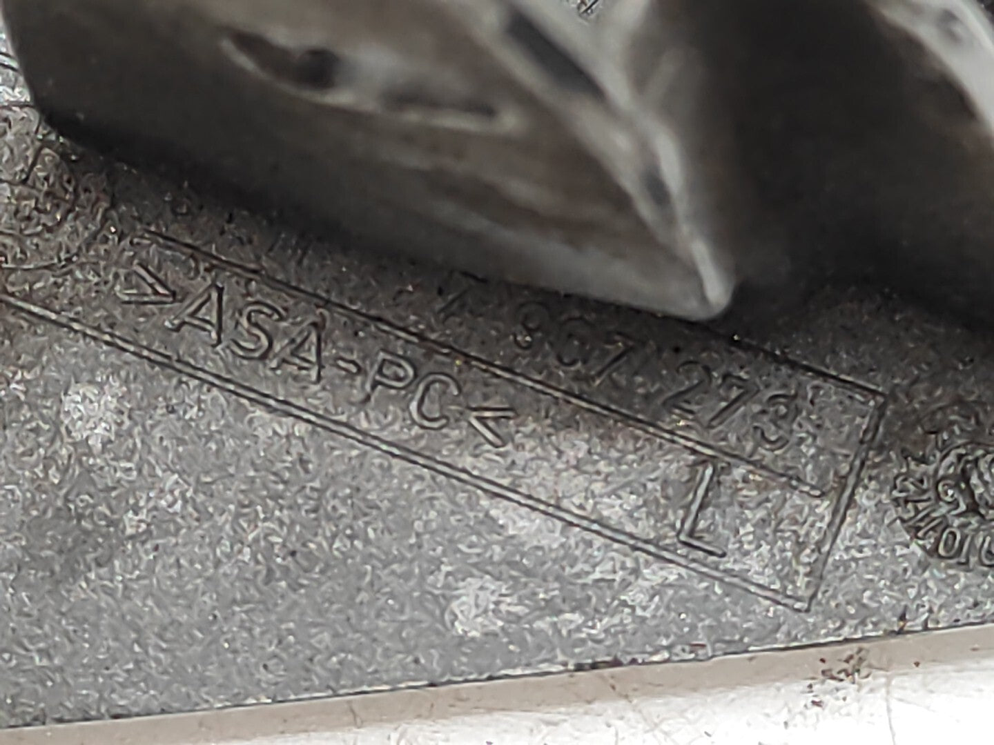 BMW 3 Series E90 E91 Front Left Side Spray Nozzle Washer Flap Cover 51117907273