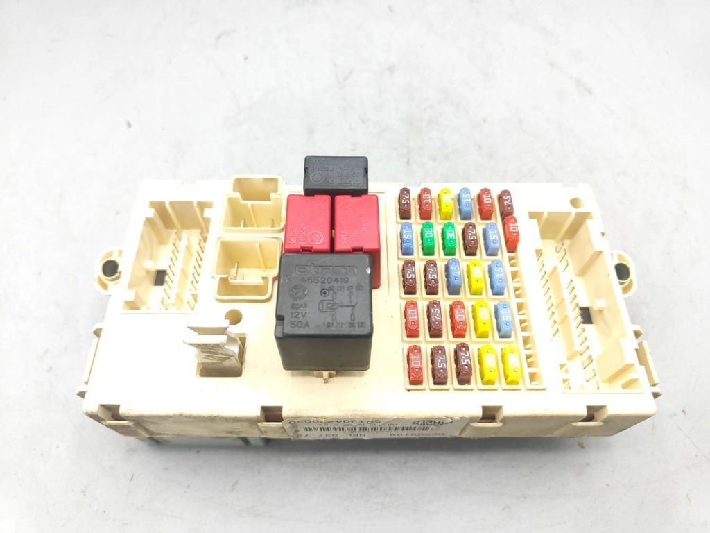Alfa Romeo 147 2004 Fuse module 60698109 