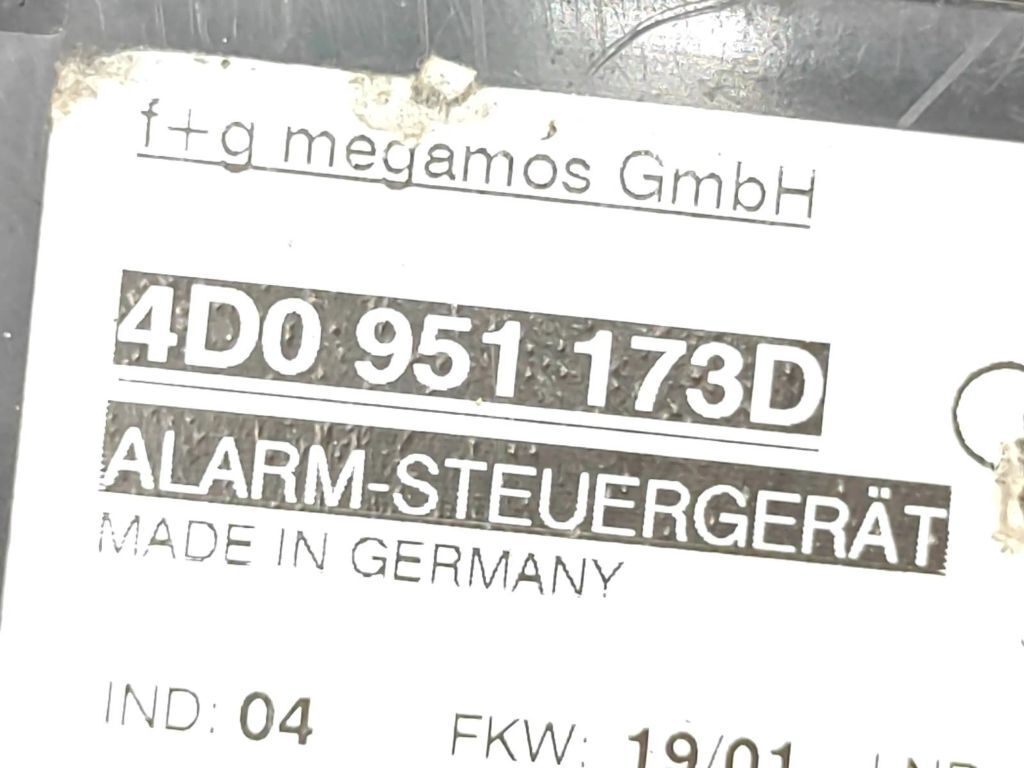Audi A4 S4 B5 8D 1999 Alarm control unit module 4D0951173D 