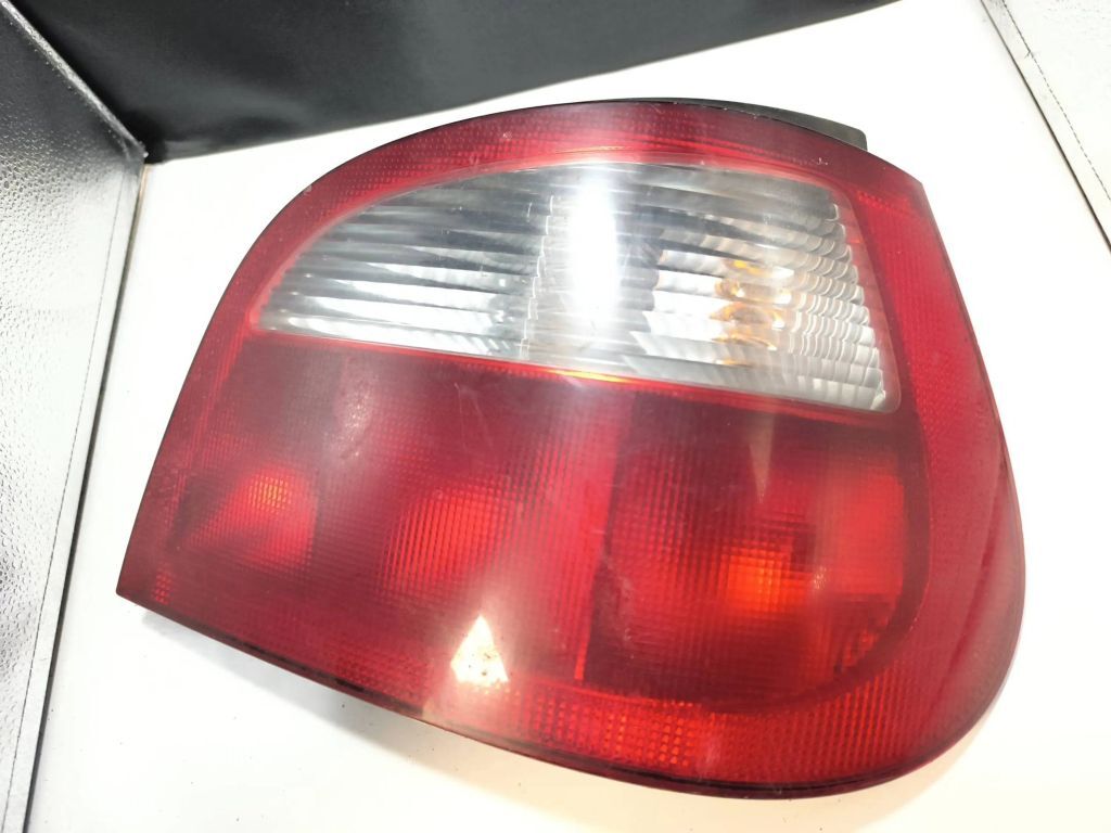 Renault Megane I 1999 rear right tail light lamp 7700428321 