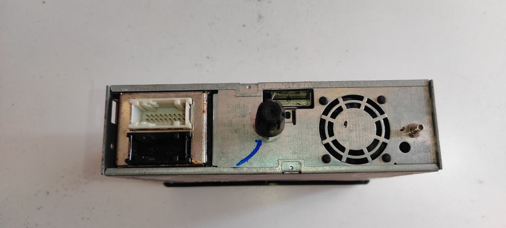 Peugeot 607 3.0i V6 2002 CD DVD Changer Player Unit 964795608000