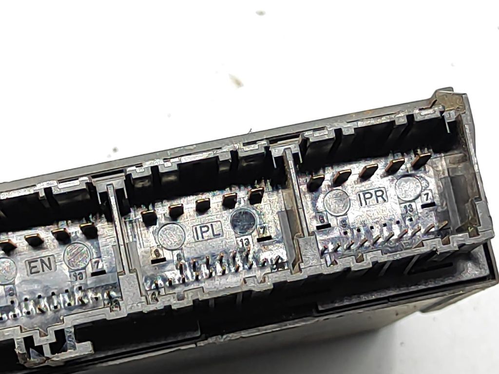 Ford Mondeo Mk III 2002 Comfort convenience body module 1S7T15K600HA 