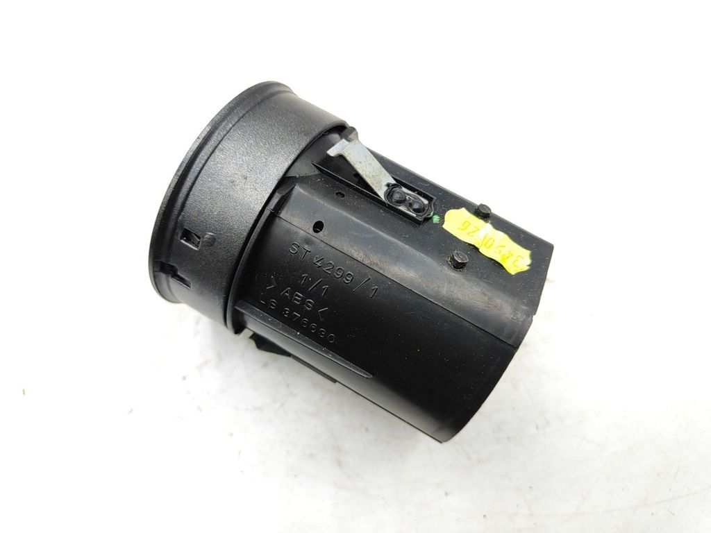 Alfa Romeo 159 2007 Front dashboard side air vent grill trim LS376630 