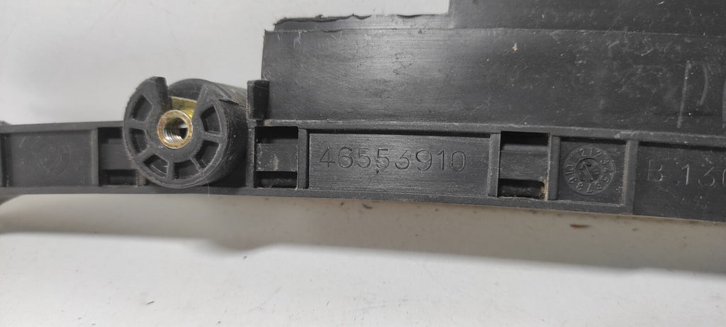 Alfa Romeo 147 1.9JTD 2002 Front Right Door Window Guide 46553910