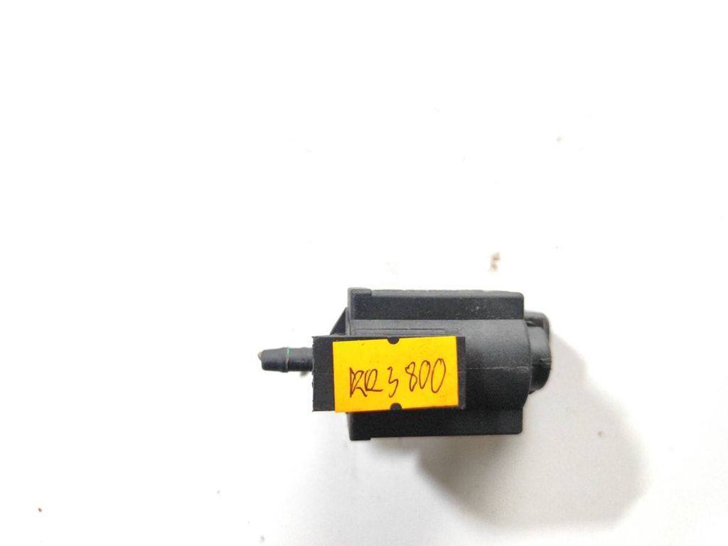 Volvo S60 2004 Turbo solenoid valve 30611668 