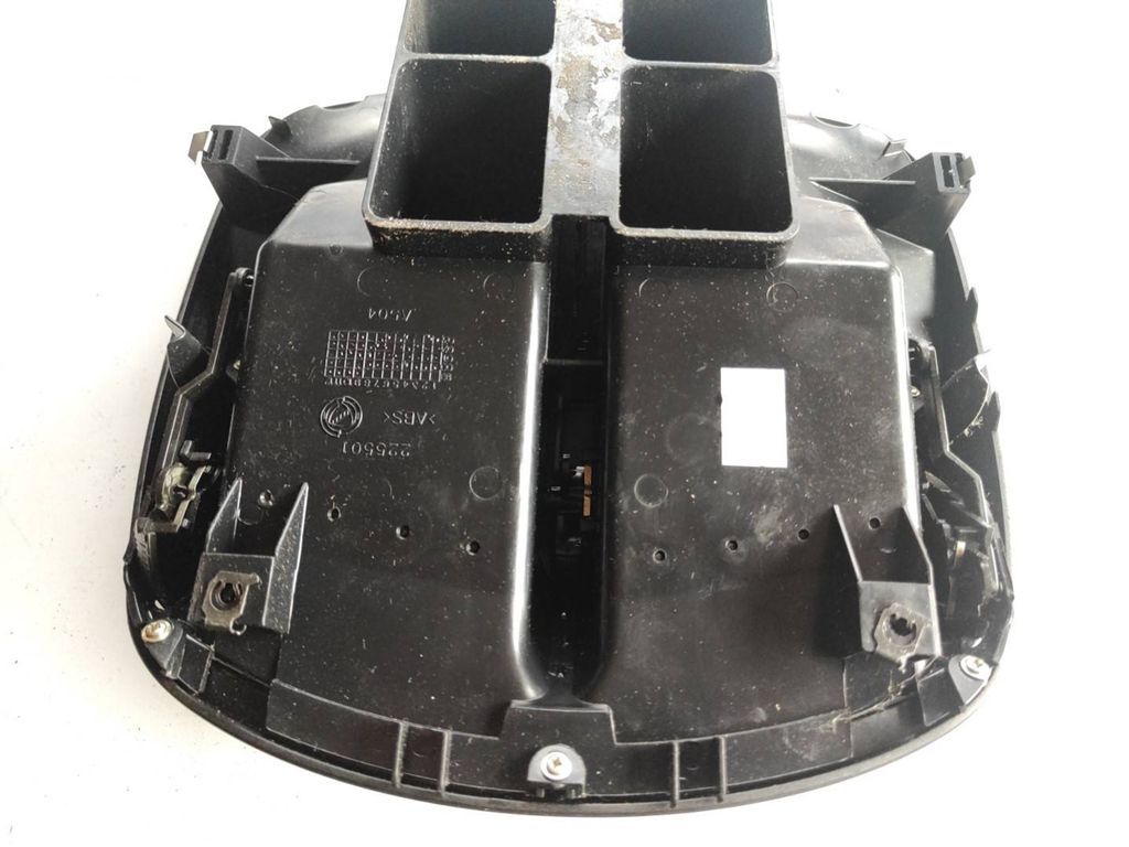 Alfa Romeo GT 2004 Front Panel dash center air vent grill 225501 