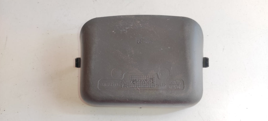 Peugeot 607 3.0i V6 2002 LHD Front Headlight Light Dust Cover 9644239177