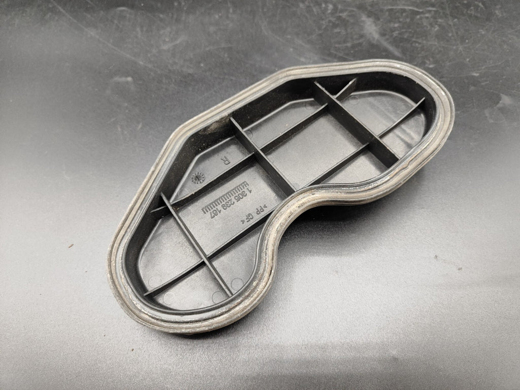 Alfa Romeo 147 1.9JTD 2003 LHD Front Headlight Lamp Dust Cover 1305239187