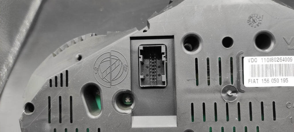 Alfa Romeo GT 2.0JTS 122kW 2006 LHD Speedometer Instrument Cluster 156050195