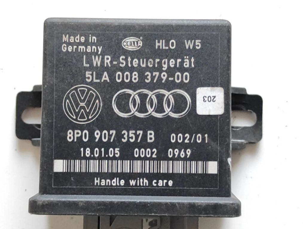 Audi A4 S4 B7 8E 8H 2006 Light control module unit LCM 8P0907357B 