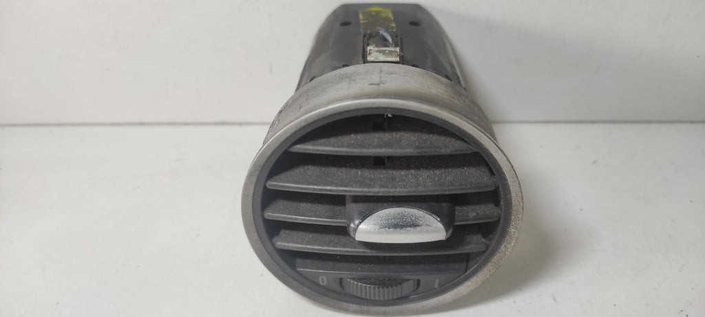 Alfa Romeo 159 1.9JTDm 88kW Diesel 2007 LHD Front Side Dash Panel Air Vent