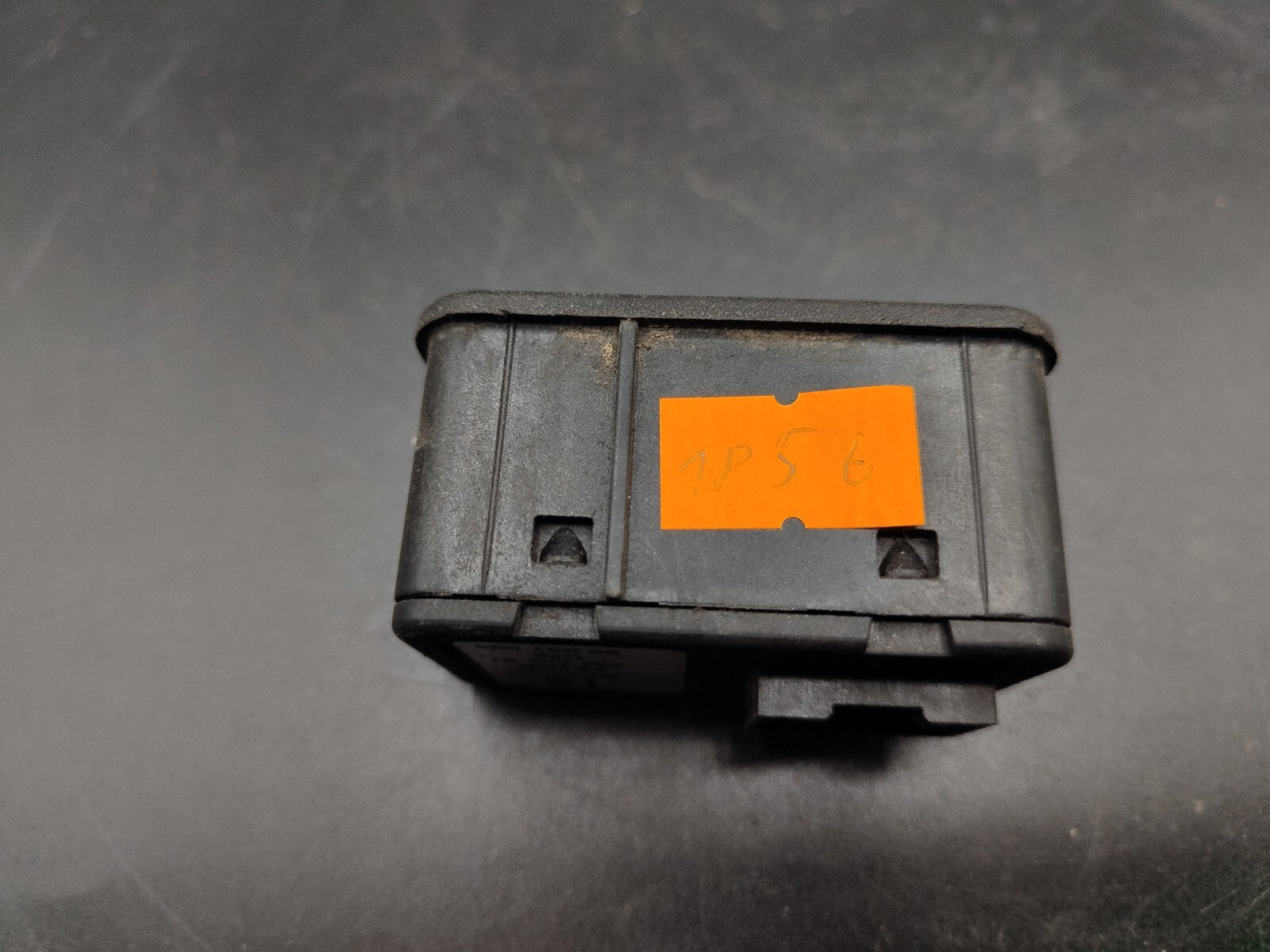 Opel Astra G 2001 Front Left Side Electric Window Switch 90561086