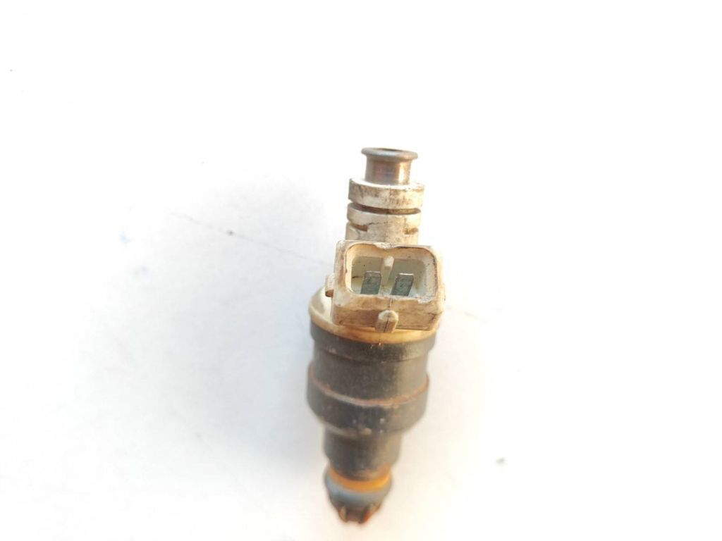 BMW 5 E34 1993 Petrol fuel supply injector 0280150716 