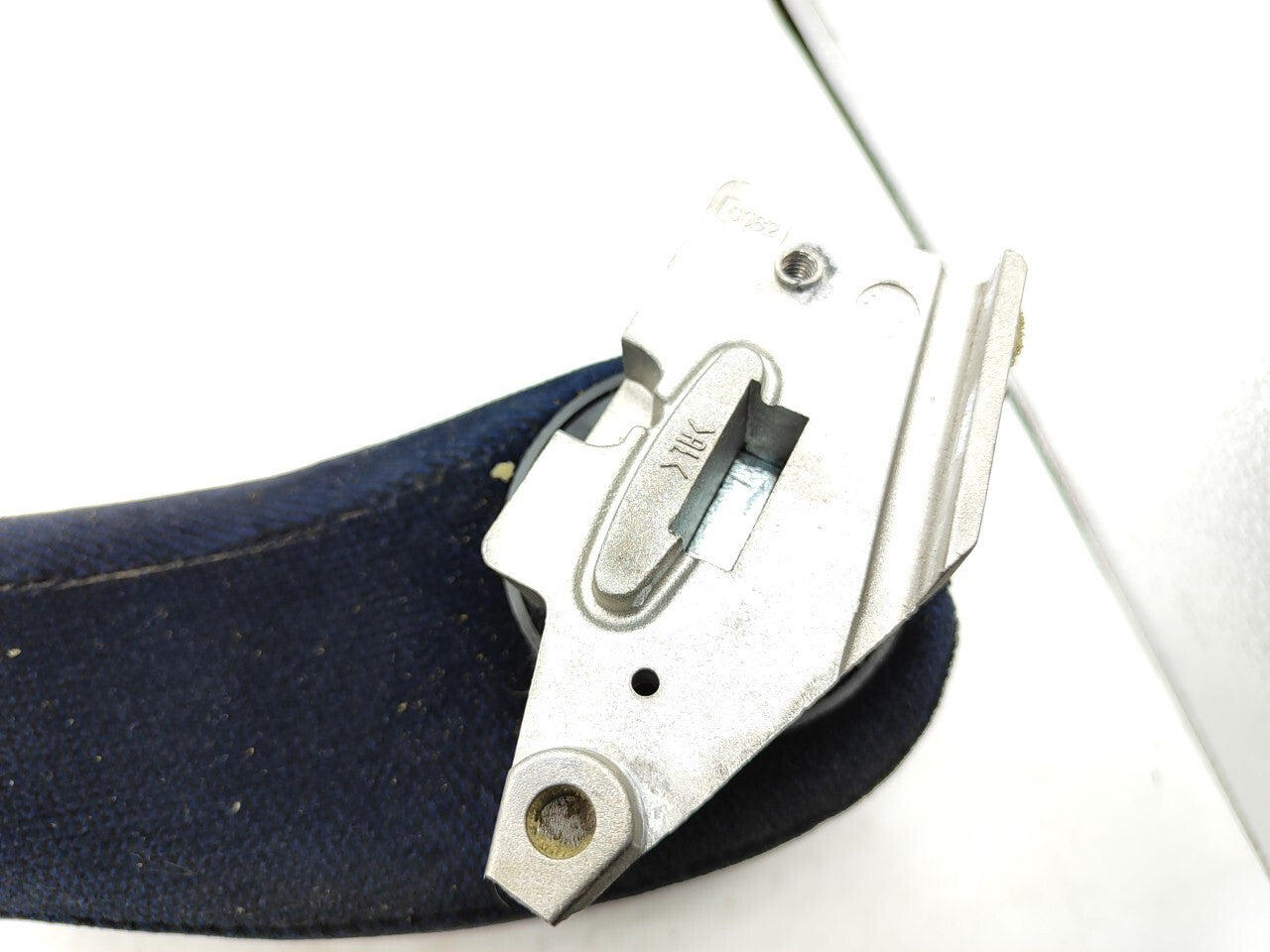 Alfa Romeo 156 PRE-FACELIFT 2000 Center Console Armrest DARK BLUE