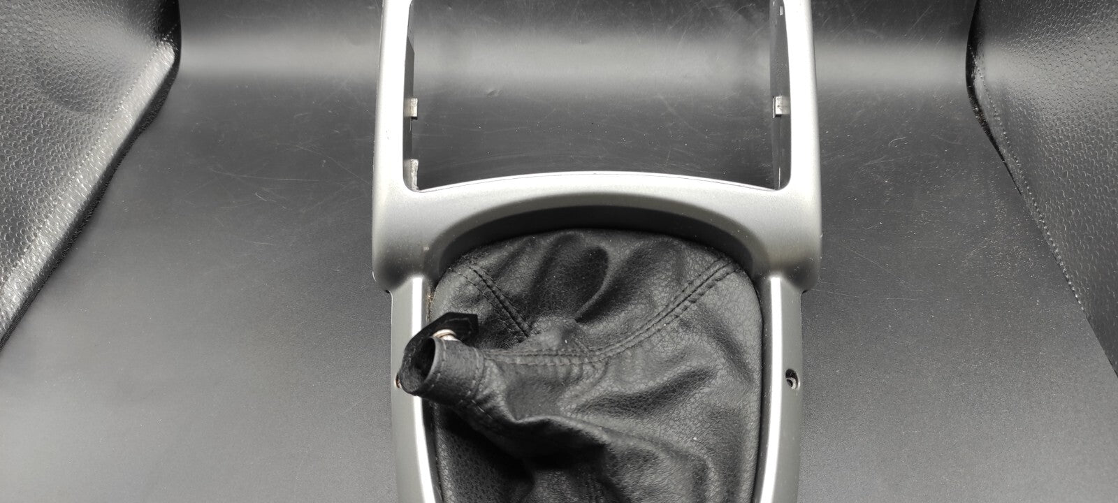 Alfa Romeo GT 1.9JTD 2005 Gear Selector Shifter Surround Trim Leather LS375401