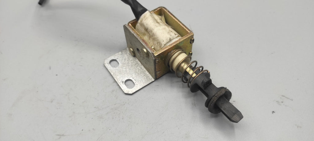 Alfa Romeo 166 2.4JTD 2002 Rear Fuel Flap Cap Lock Motor 60621031