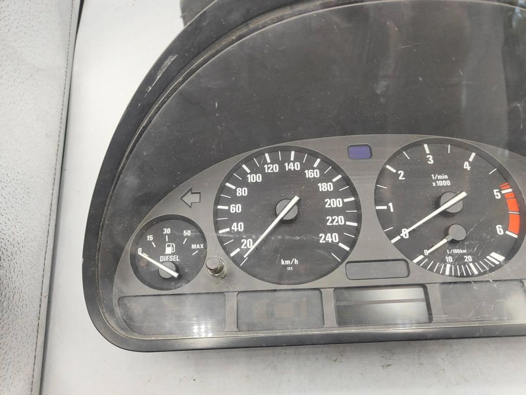 BMW 5 E39 2003 LHD Diesel speedometer instrument cluster 8375898