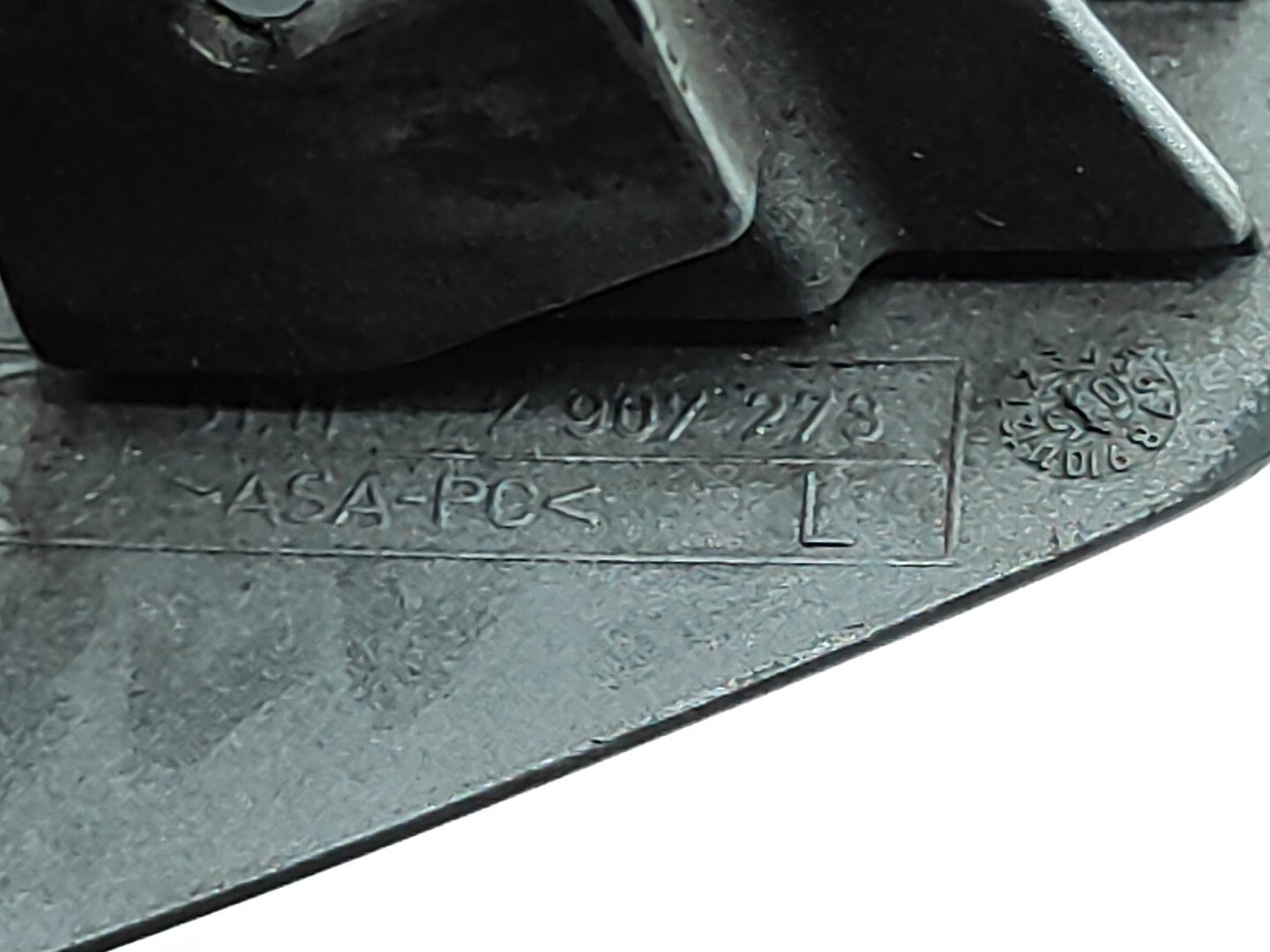 BMW 3 Series E90 E91 Front Left Side Spray Nozzle Washer Flap Cover 51117907273