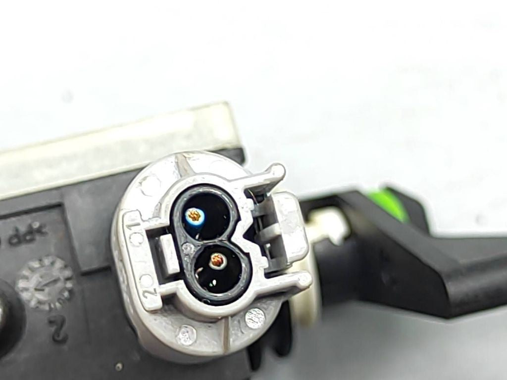 BMW 1 E81 E87 2007 Diesel Fuel tank cap lock 7198885 