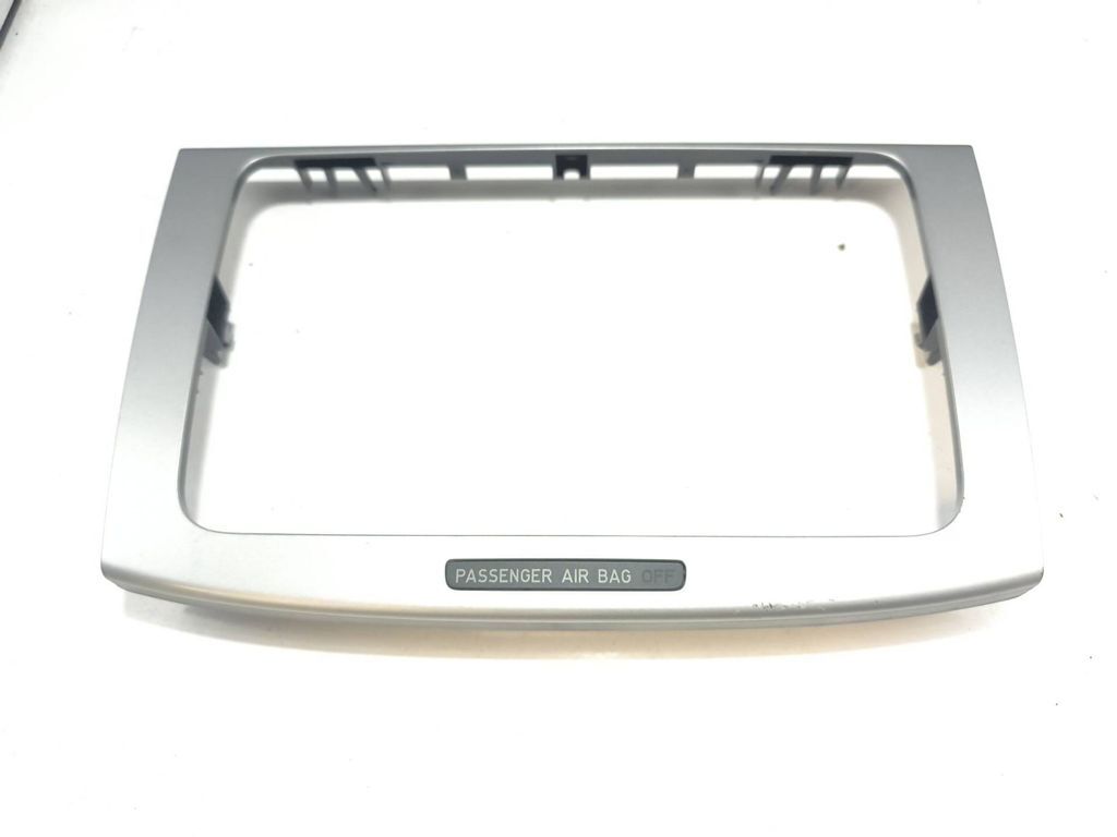 Volkswagen PASSAT B6 2008 Radio GPS head unit trim 3C0858069AC 