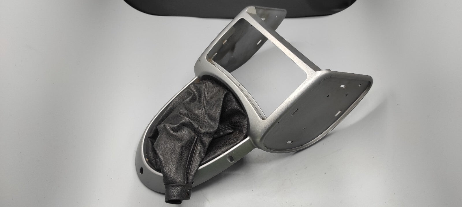 Alfa Romeo GT 1.9JTD 2007 Gear Selector Shifter Surround Trim Leather LS375401